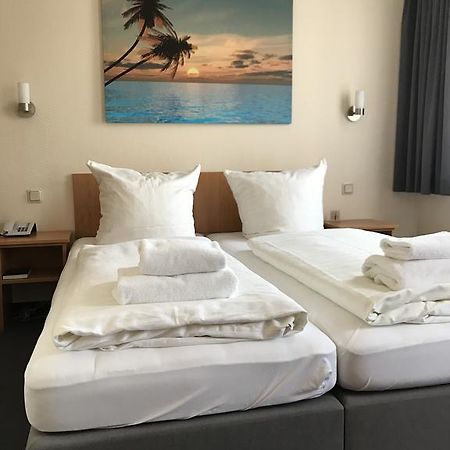Hotel La Isla Кьолн Екстериор снимка