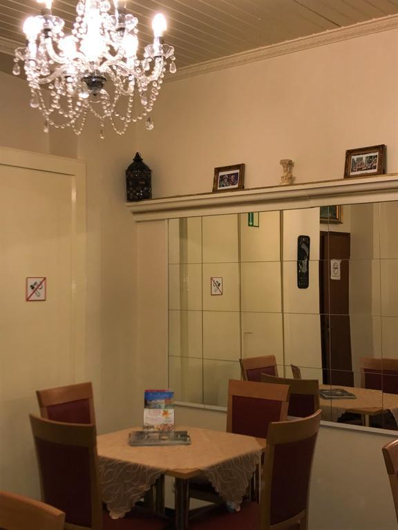 Hotel La Isla Кьолн Екстериор снимка